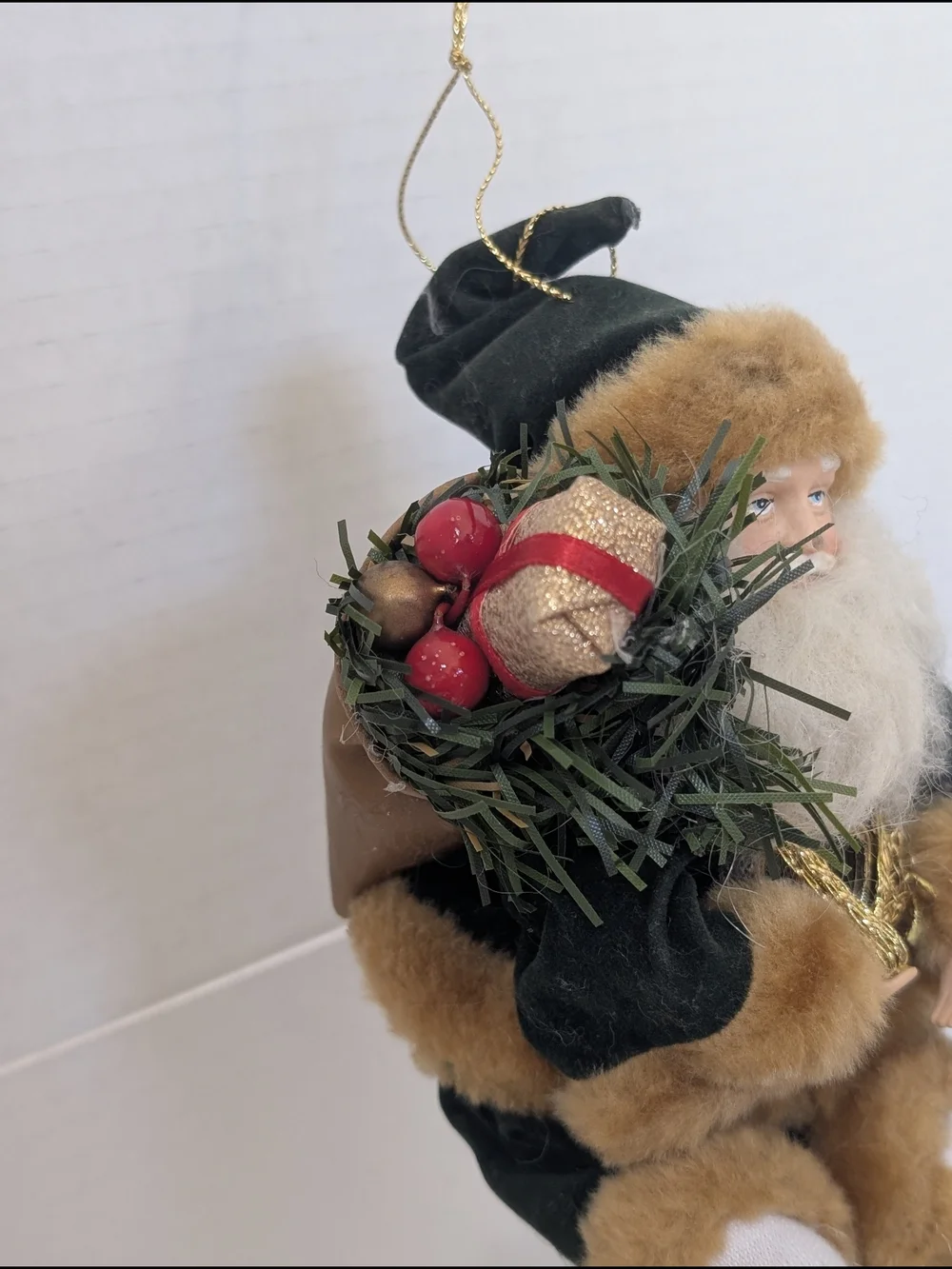 Holiday Sitting Santa Ornament Or Shelf Sitter